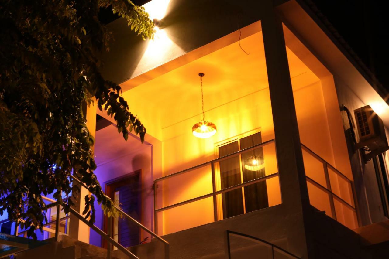Moodhu Surf House Hotel Himmafushi Luaran gambar