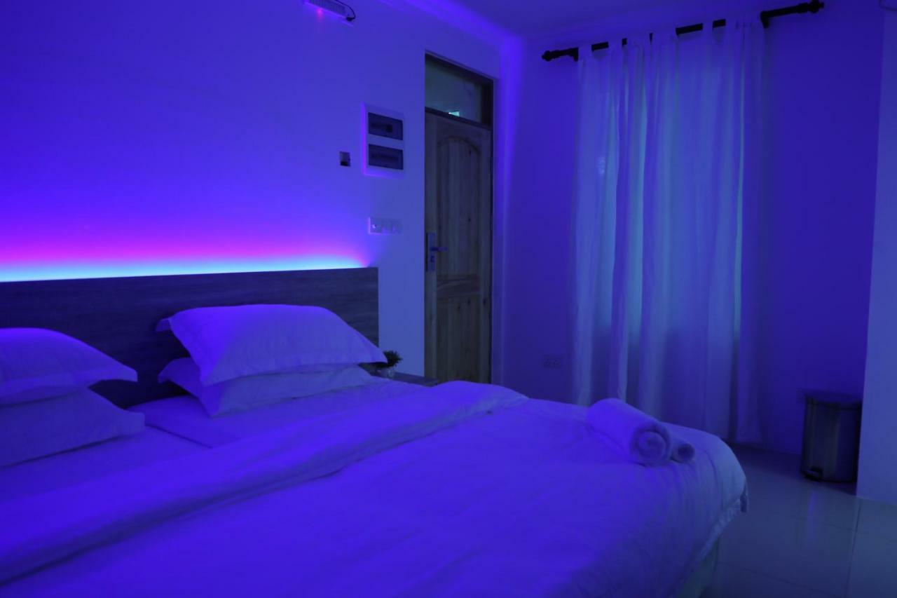 Moodhu Surf House Hotel Himmafushi Luaran gambar